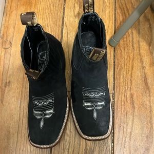 Shoes for bailes 🤠 in need of money worn about 10 times.